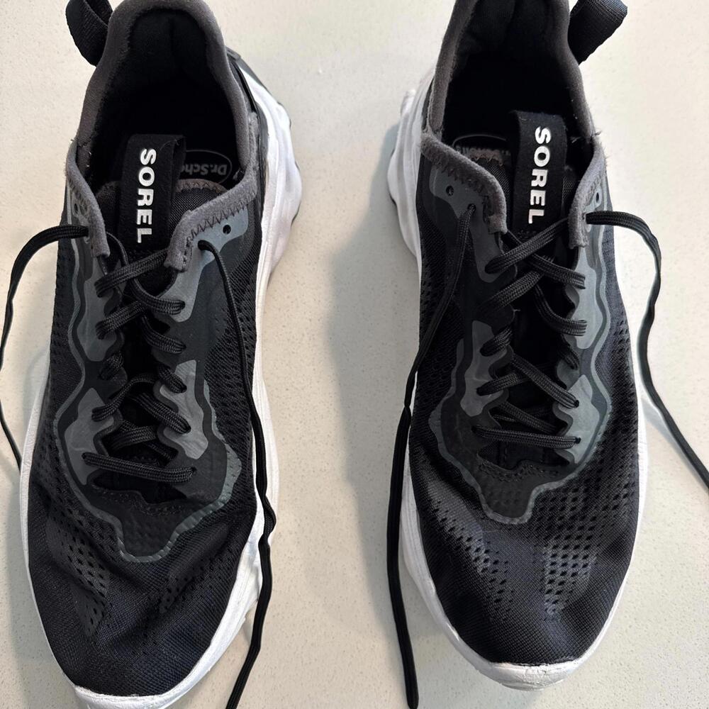 SOREL Women's Kinetic Breakthru Day Lace Sneakers (Black/White) Sz 8.5‎